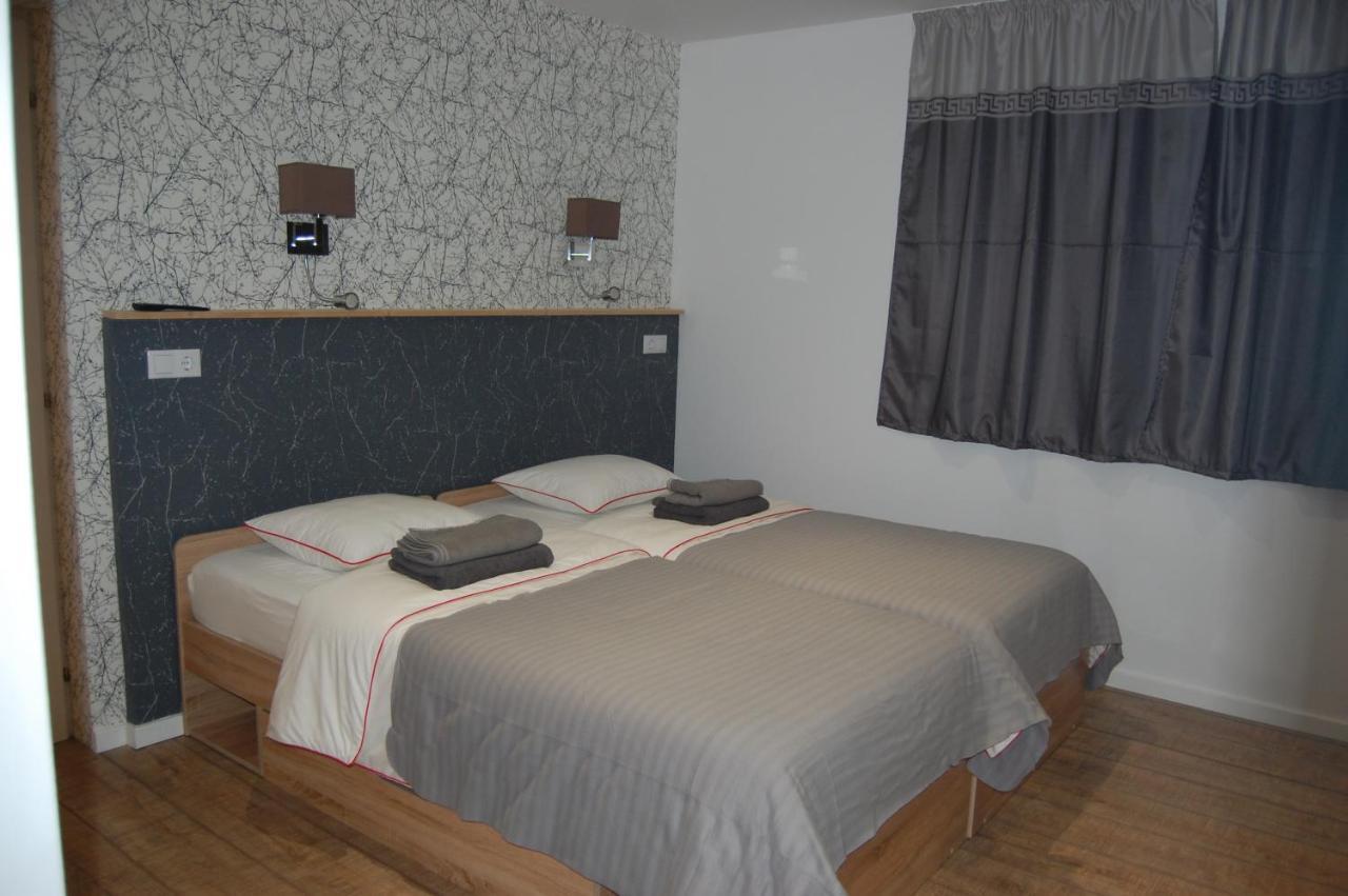 Vila Phoenix Călimăneşti Exteriör bild