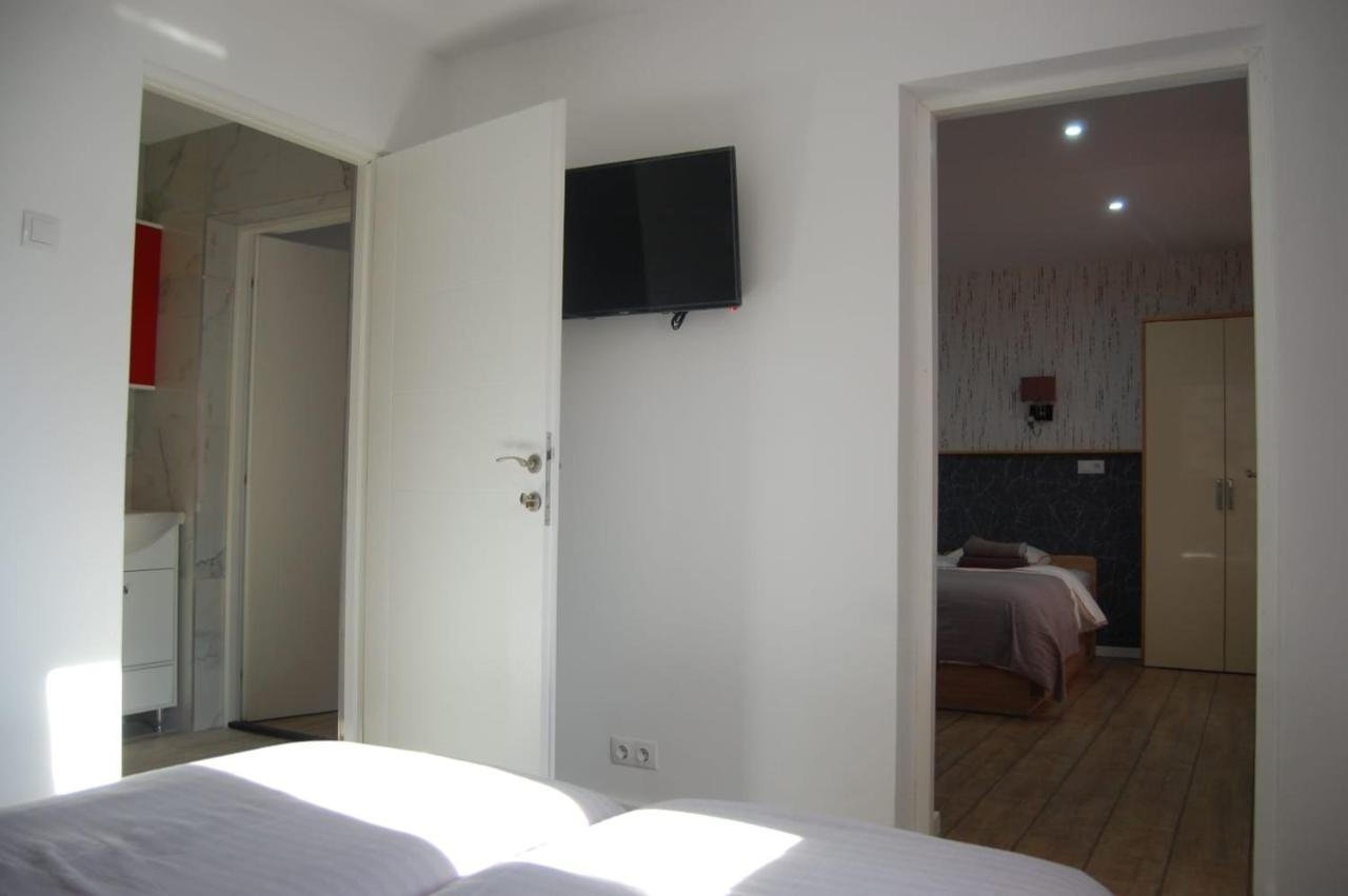 Vila Phoenix Călimăneşti Exteriör bild