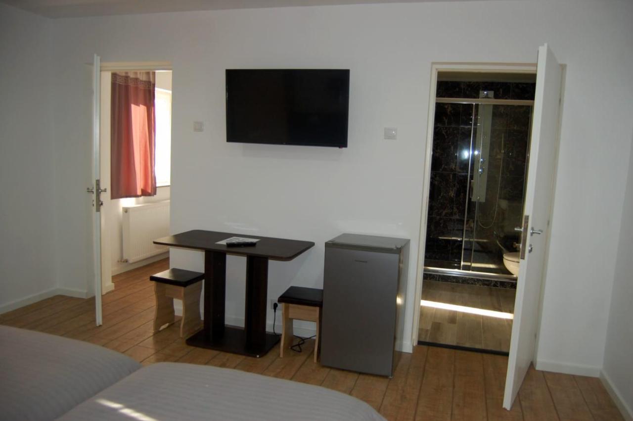 Vila Phoenix Călimăneşti Exteriör bild
