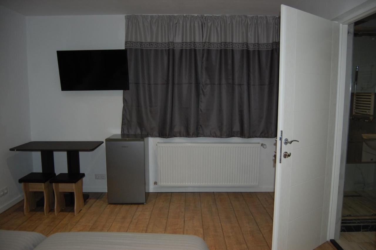 Vila Phoenix Călimăneşti Exteriör bild