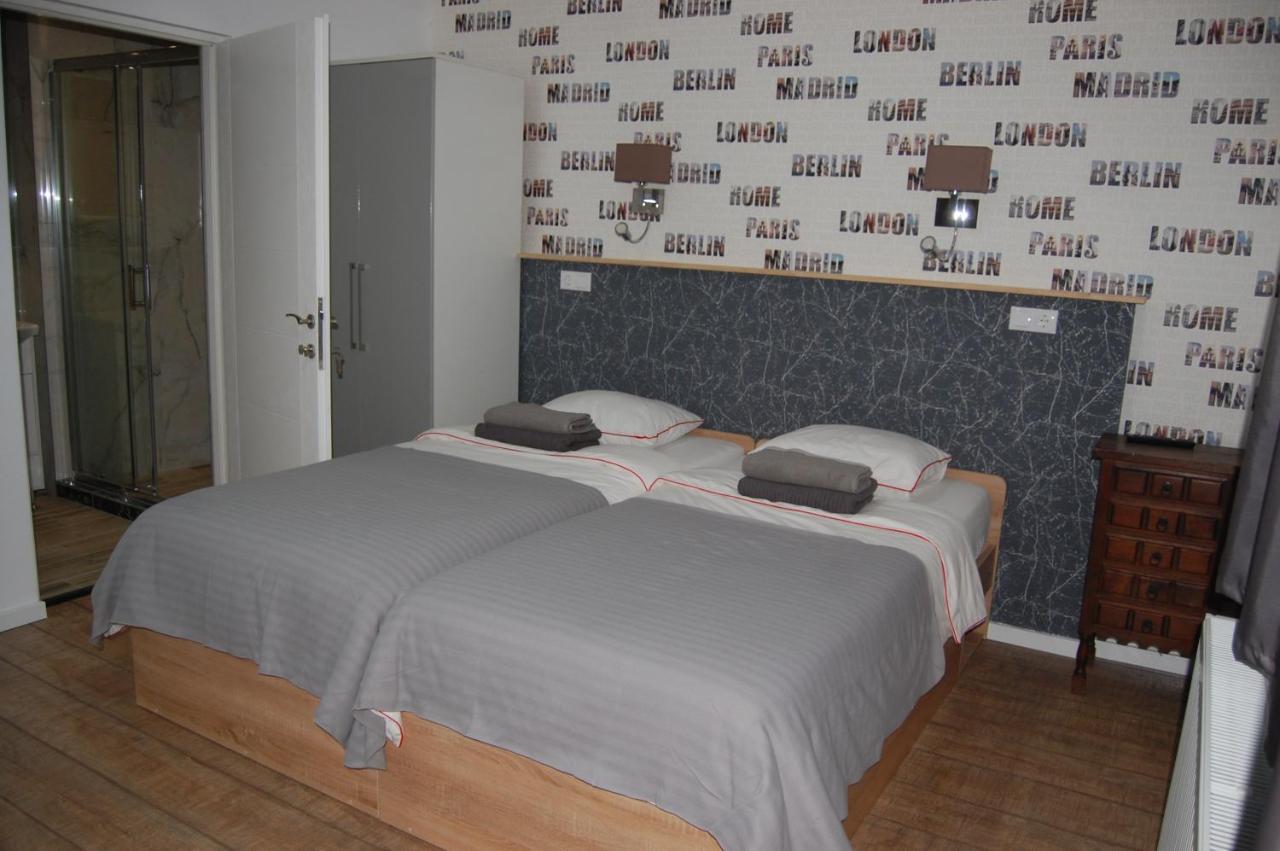 Vila Phoenix Călimăneşti Exteriör bild