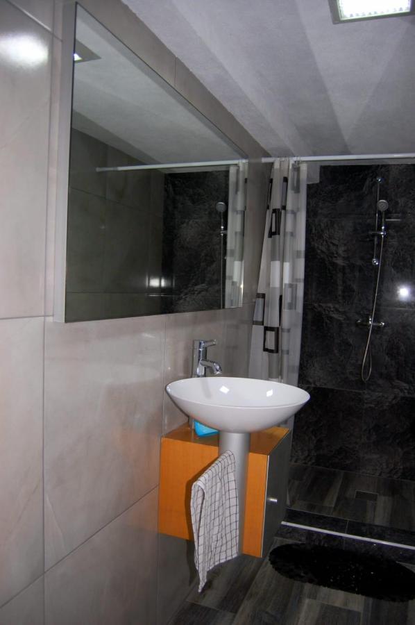 Vila Phoenix Călimăneşti Exteriör bild