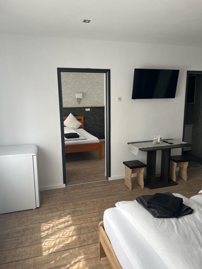 Vila Phoenix Călimăneşti Exteriör bild